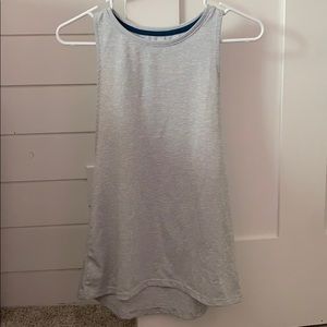 Old Navy Active women’s loose fitting muscle tank